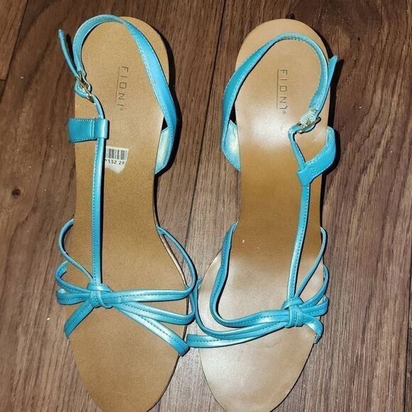 Fioni Sandals   - Picture 1 of 6